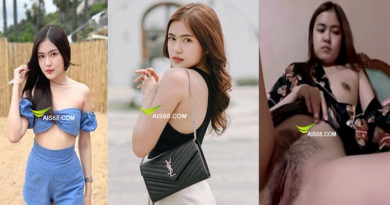 ขอดูหีแฟนก่อนนอนคอลเสียววัยรุ่นสาวกำลังโตขนหมอยกำลังขึ้น นั่งแหกหีบนเตียงให้ดูขาวเนียนนมใหญ่ หัวนมน่าดูดมาก