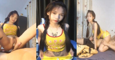 ขย่มควยแตกในห้องล็อควีไอพีสาวน่ารักตัวเล็กลีลาเย็ดเด็ดเกินวัย